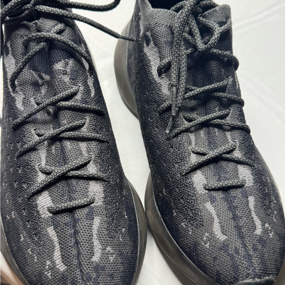adidas Men's Black and Gray Knit Sneakers